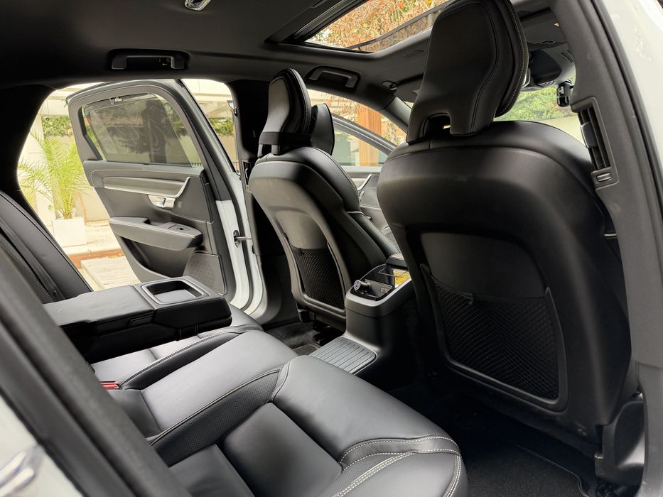 Volvo S90 T8 R-line Twin-Engine AWD 400cp