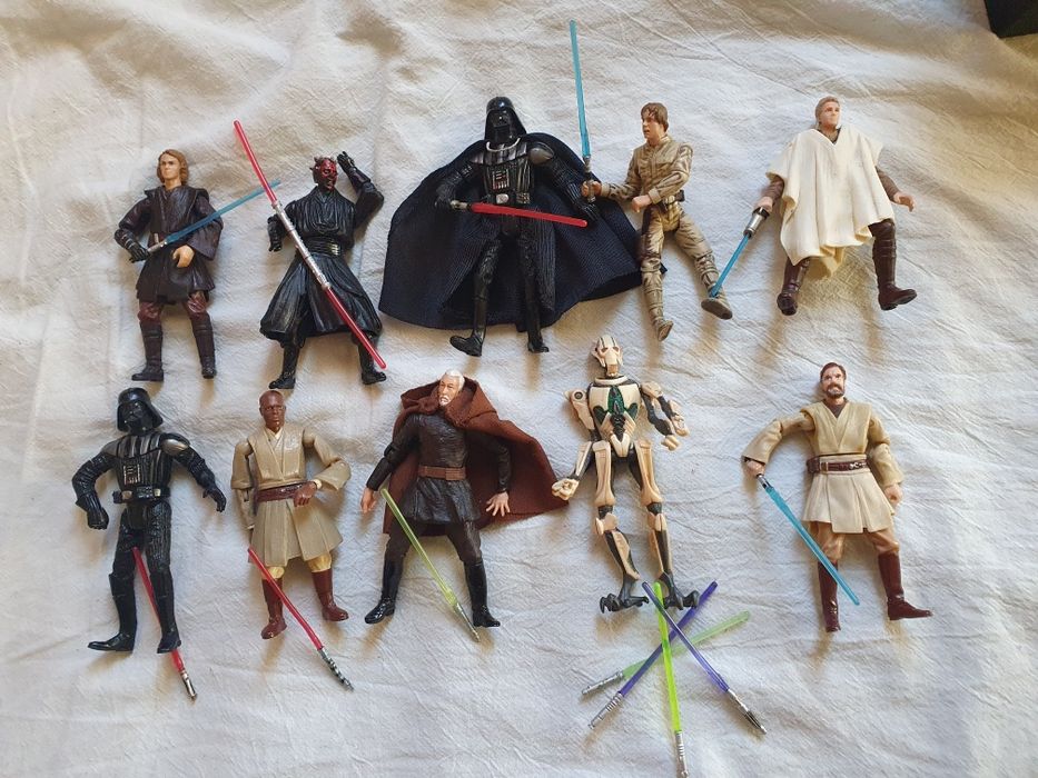 Фигури на междузвздни войни star wars биещи и светещи