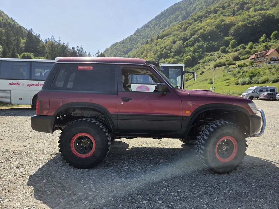 Nissan Patrol Y61 autoutilitar