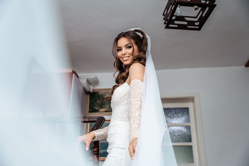 Rochița de mireasă tip sirenă cu trenă detasabila