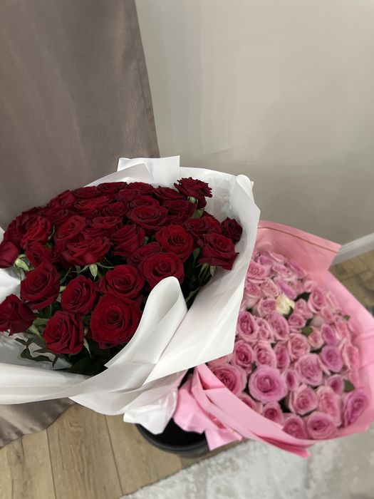 Продаются 2 букета роз сегоднящние,свежие.