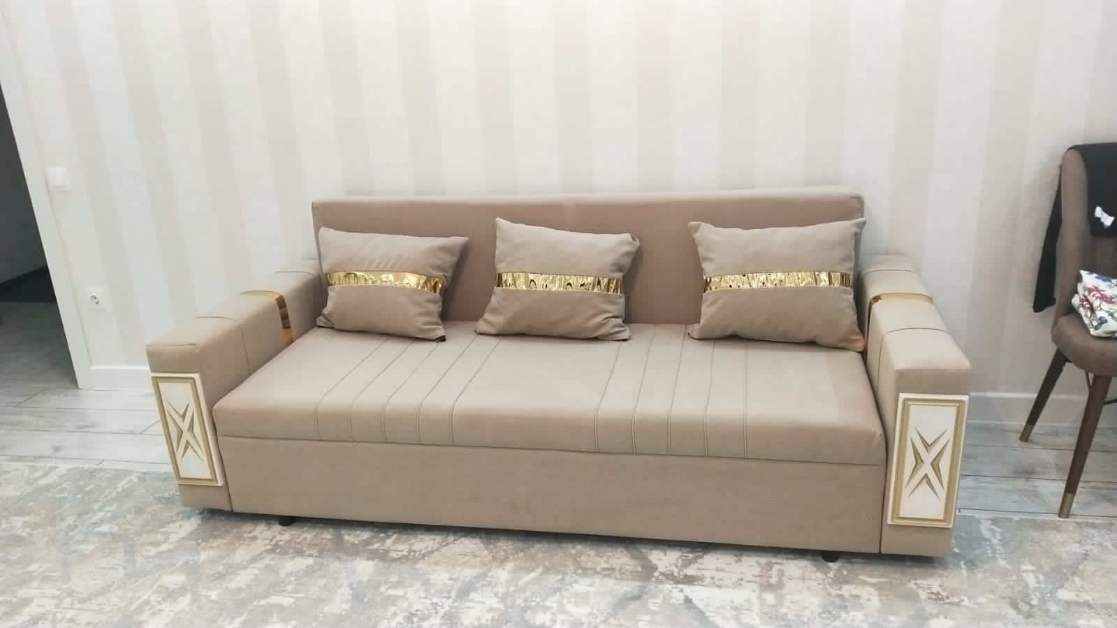 Мебель диван гостиной