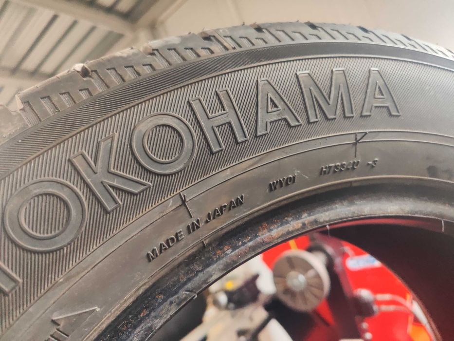 2бр.зимни гуми 215/65/16C Yokahama