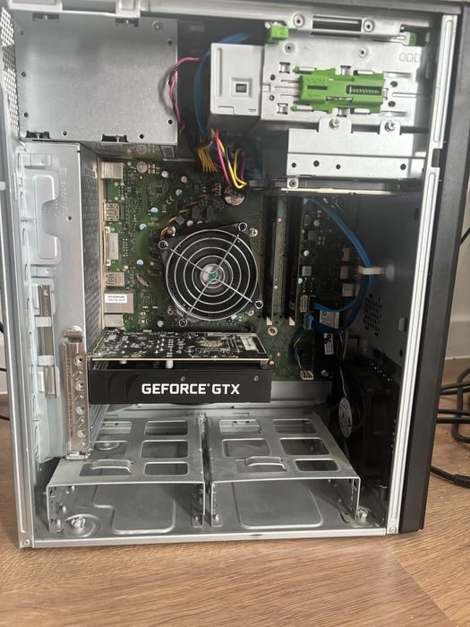 Calculator/Pc Gaming• i5-9400• GTX 1650• 16gb ram• SSD 256 Nvme