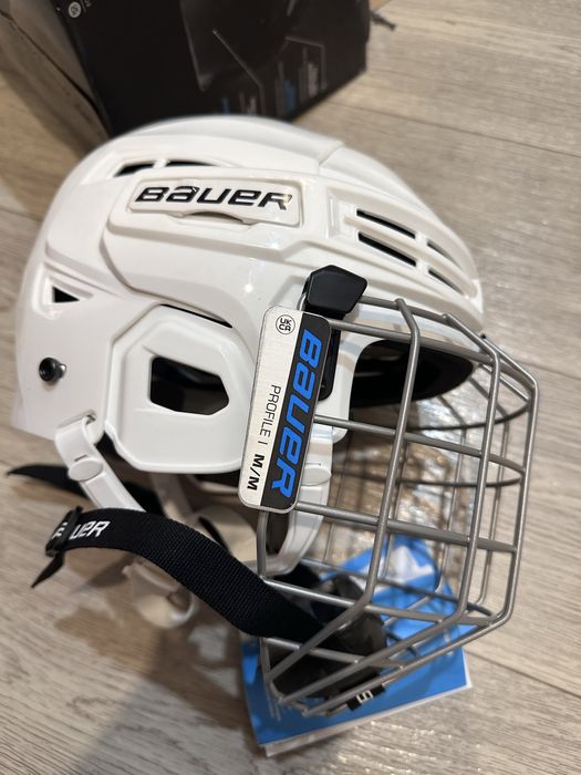 Продам фирменную детскую хоккейную форму новую