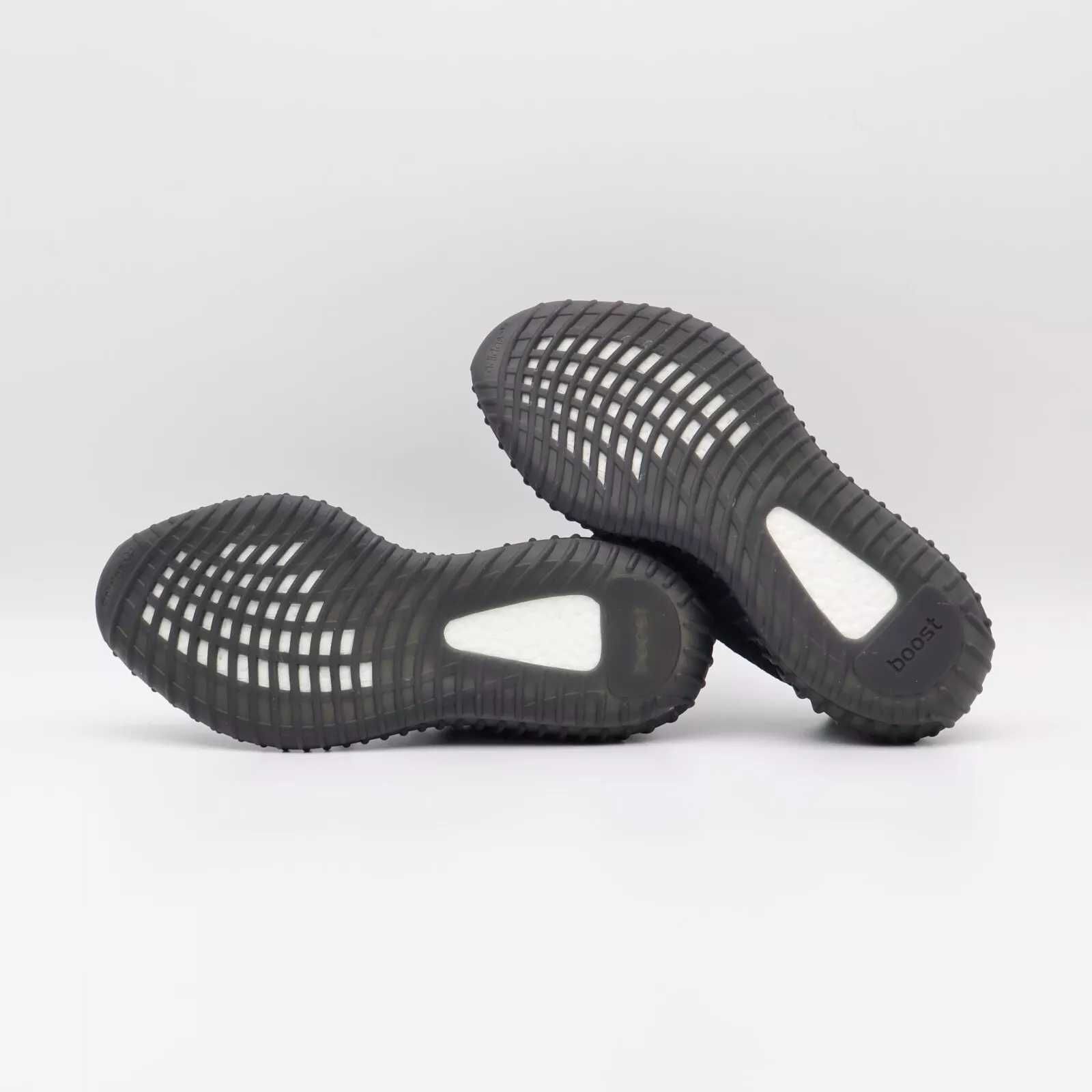 Adidasi Yeezy Boost 350 V2 Black Iconic Edition