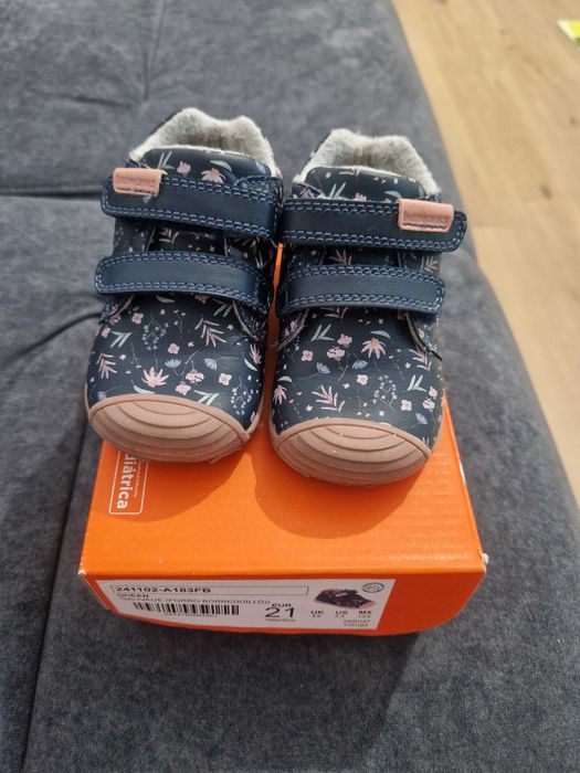 Biomecanics marimea 21, imblanite, fetita