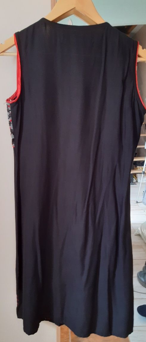 Rochie elegantă, brodată,  mărimea 40/M