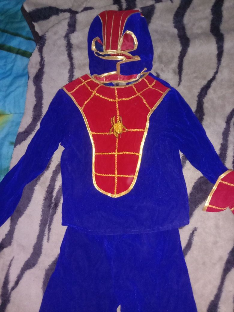 костюм человека паука