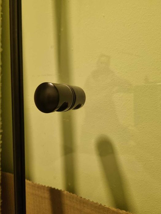 Стъклена врата с фиксирана преграда за баня