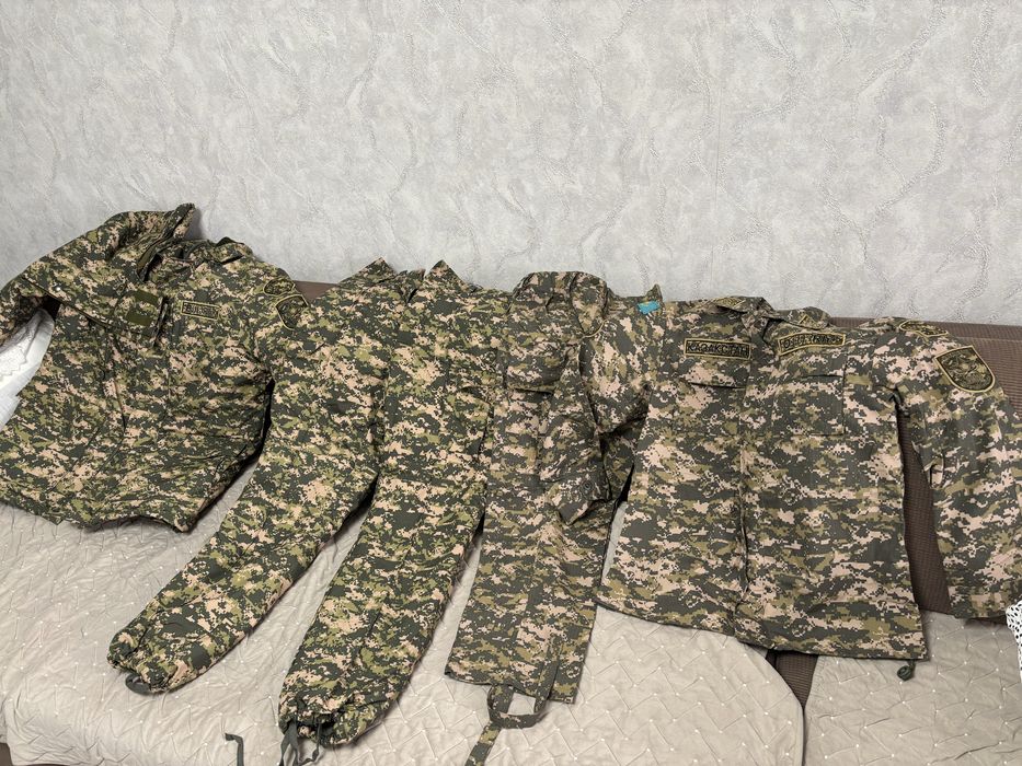 Продам бушлат , ватники , форма .