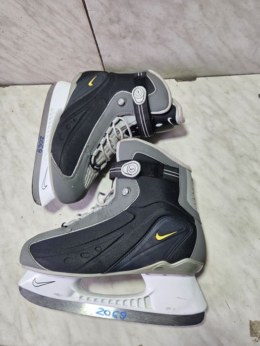 Patine 2069 hochei hockey Nike  marime  43 ( 28  cm)