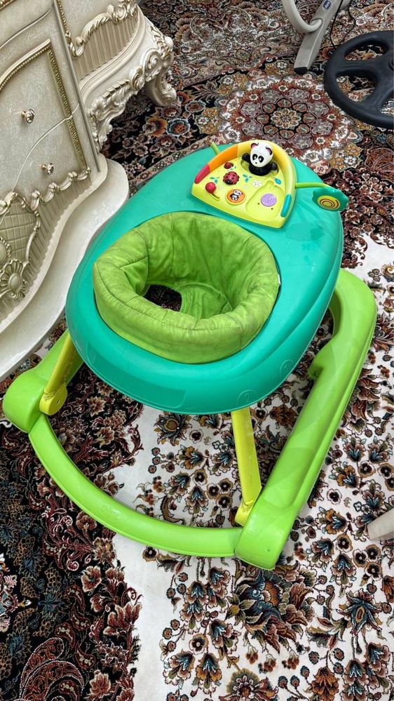 Chicco Walky Talky — развивающие ходунки