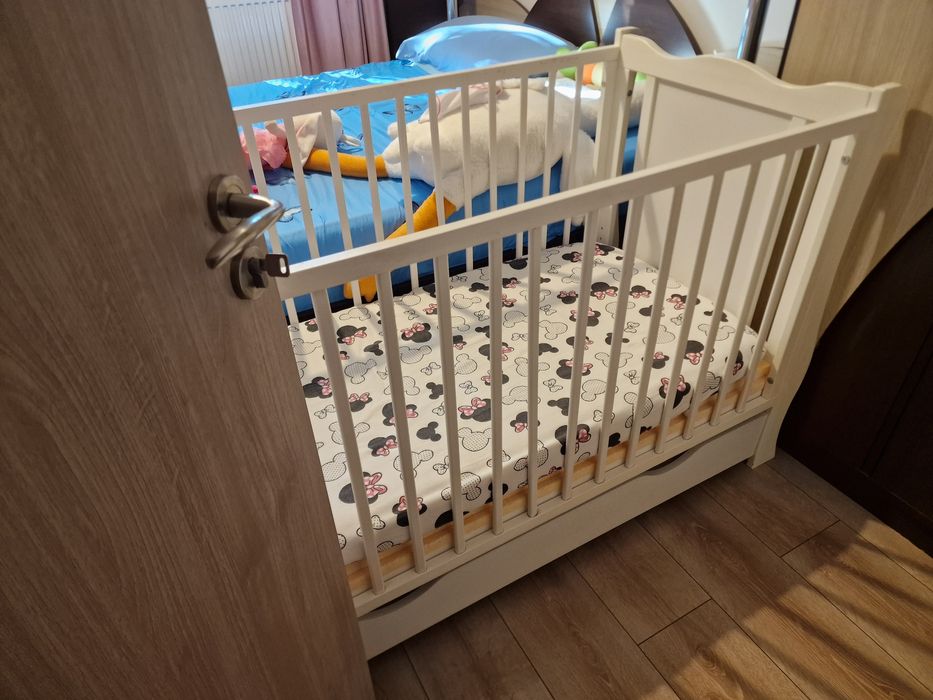 Patut lemn+ saltea cocos+sertar