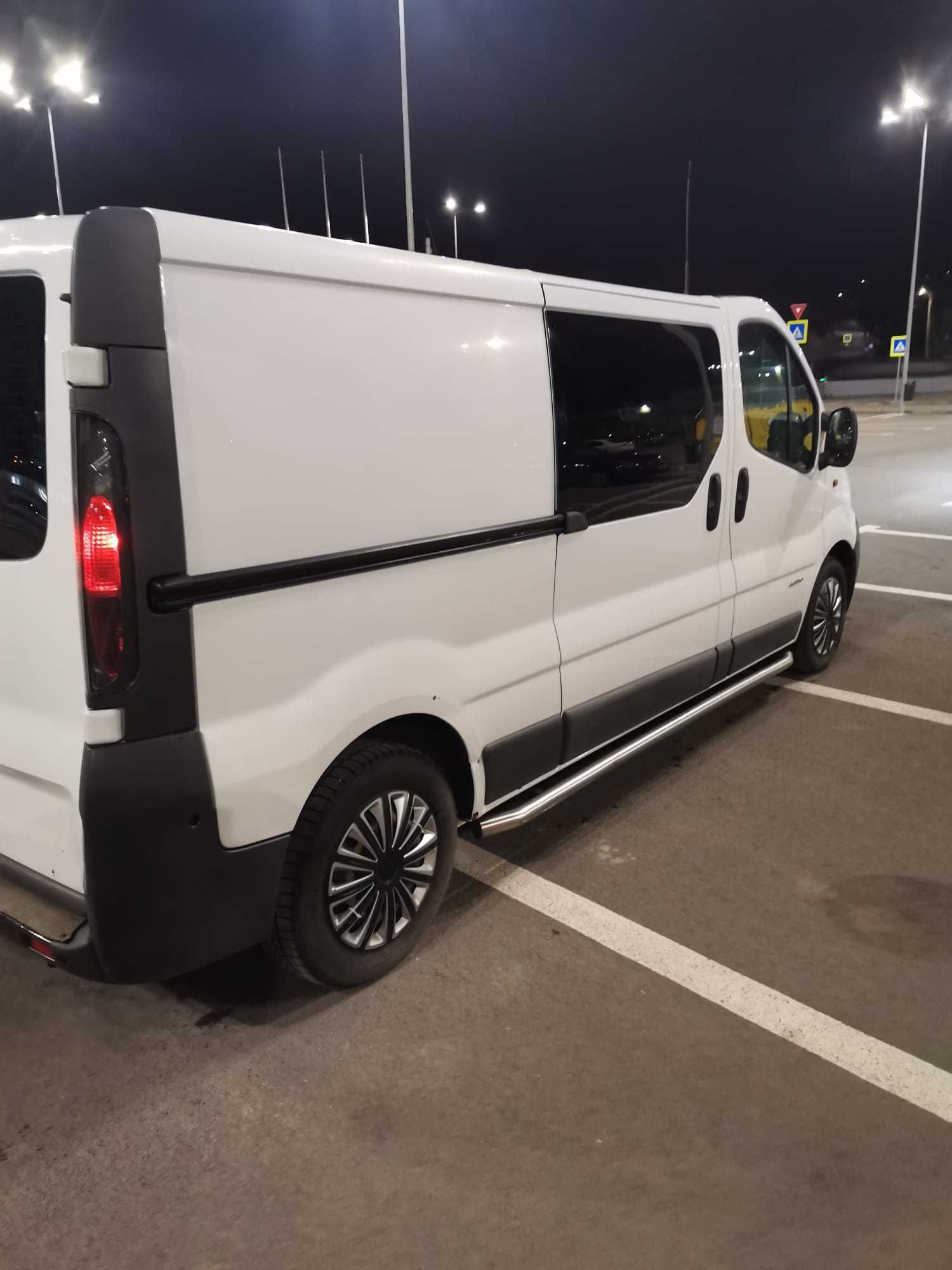 Vând Renault Trafic an 2006