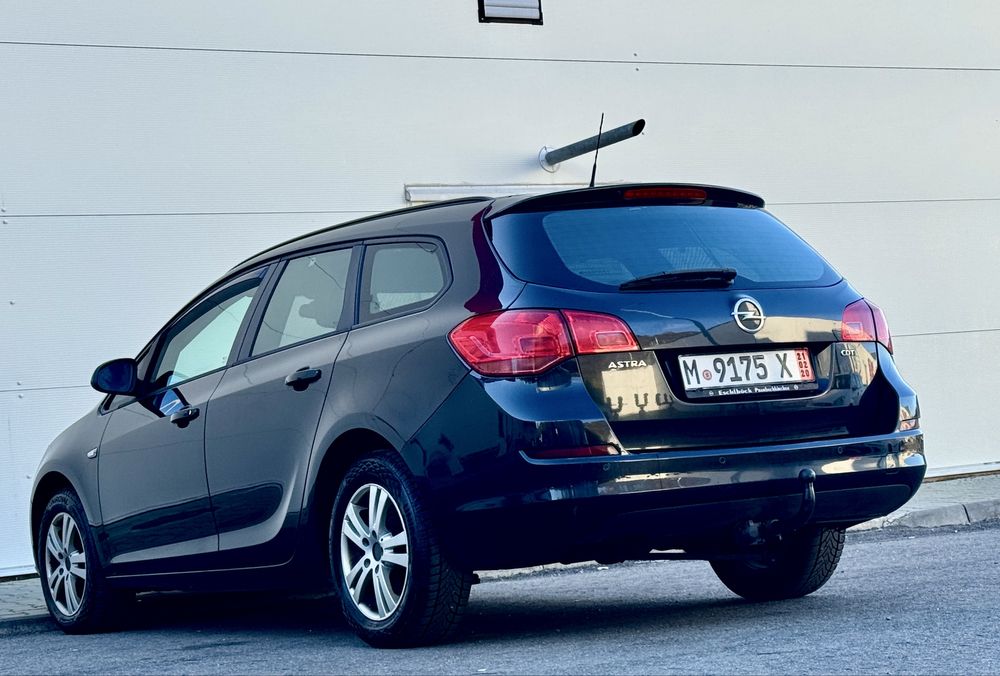 Opel Astra J 1.7 CDTI 2012