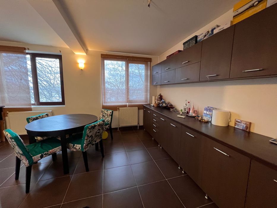 Apartament de vanzare 3 camere bd. Cuza Voda langa Farfuria et 3/4