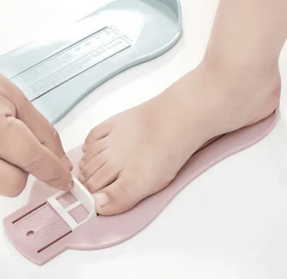 Măsurător pentru mărimea pantofilor pentru copilul tau
