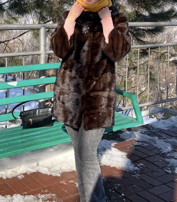 Хочу продать верхнюю одежку почти говые