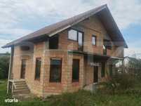 Casa la rosu cu 4 camere, 80 mp utili+teren 861 mp+teren 250 mp, zona