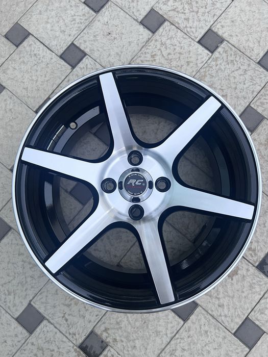 R15 saka 4x100 7j
