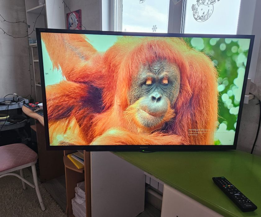 Телевизор Sony Bravia 40дюймов(102 см),можно сделать Smart TV-WIFI.