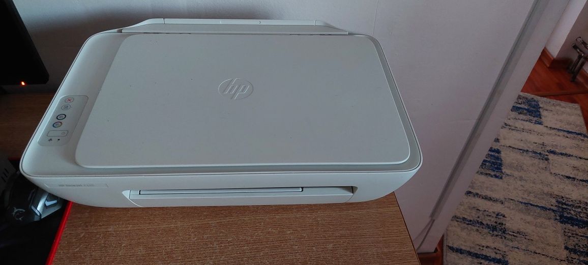 Vând imprimanta HP cu cablu.