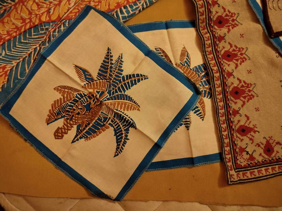 Ръчно бродирани и шити шевици, кърпи, гоблени