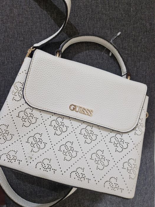 Дамска чанта Guess