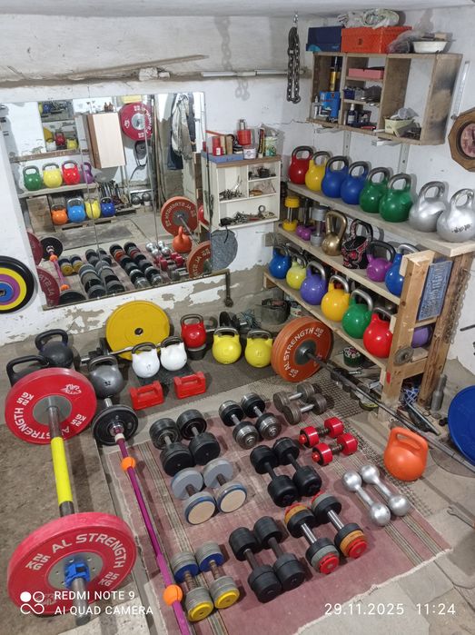 Гири штанги гантели.