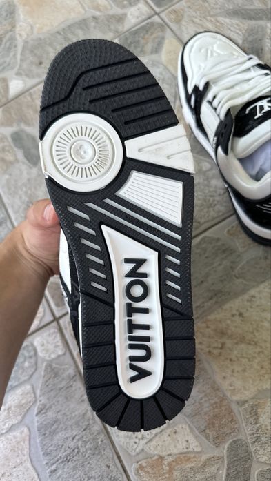 Adidasi Louis Vuitton Trainer Negru Alb Noi