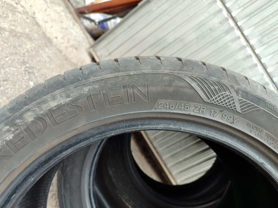 Гуми Vredestein 245 45 ZR17 - 99Y