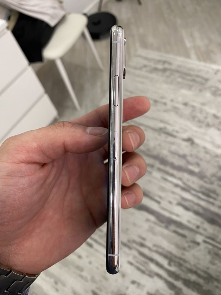 Продам iPhone Xs 256Gb Silver