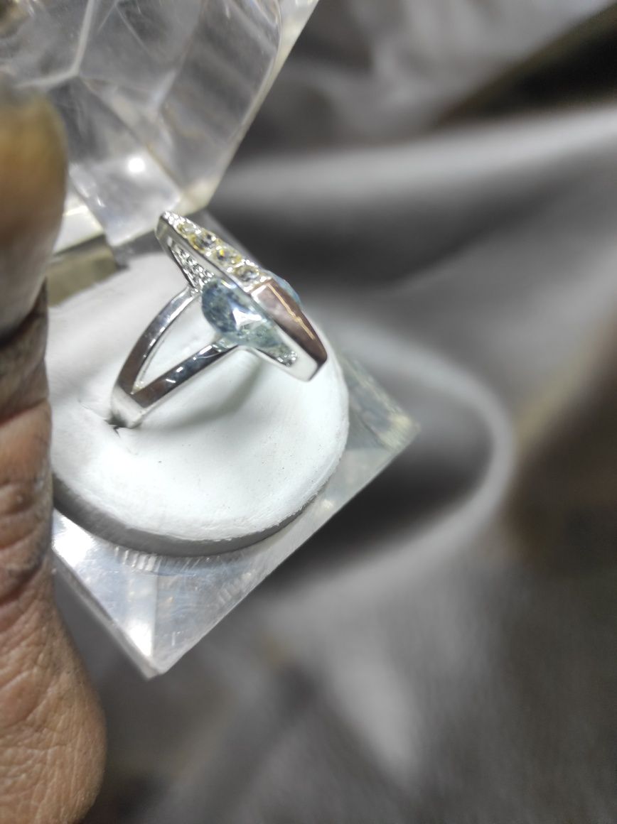 Кольцо с камнем алмаз с воровского с позолотой