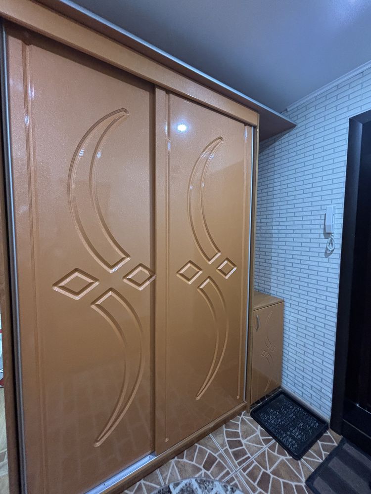 Шкаф для прихожей.