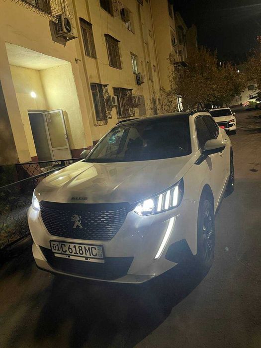 Peugeot 2008  БЕНЗИН