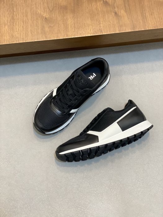 Adidasi Prada , calitate premium , pe comanda , 44 , noi