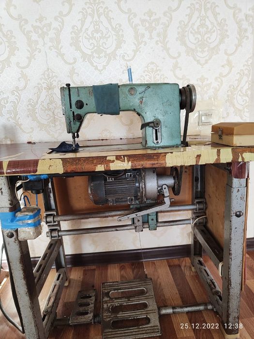 Продам производственную машинку в рабочем состоянии 22 класс