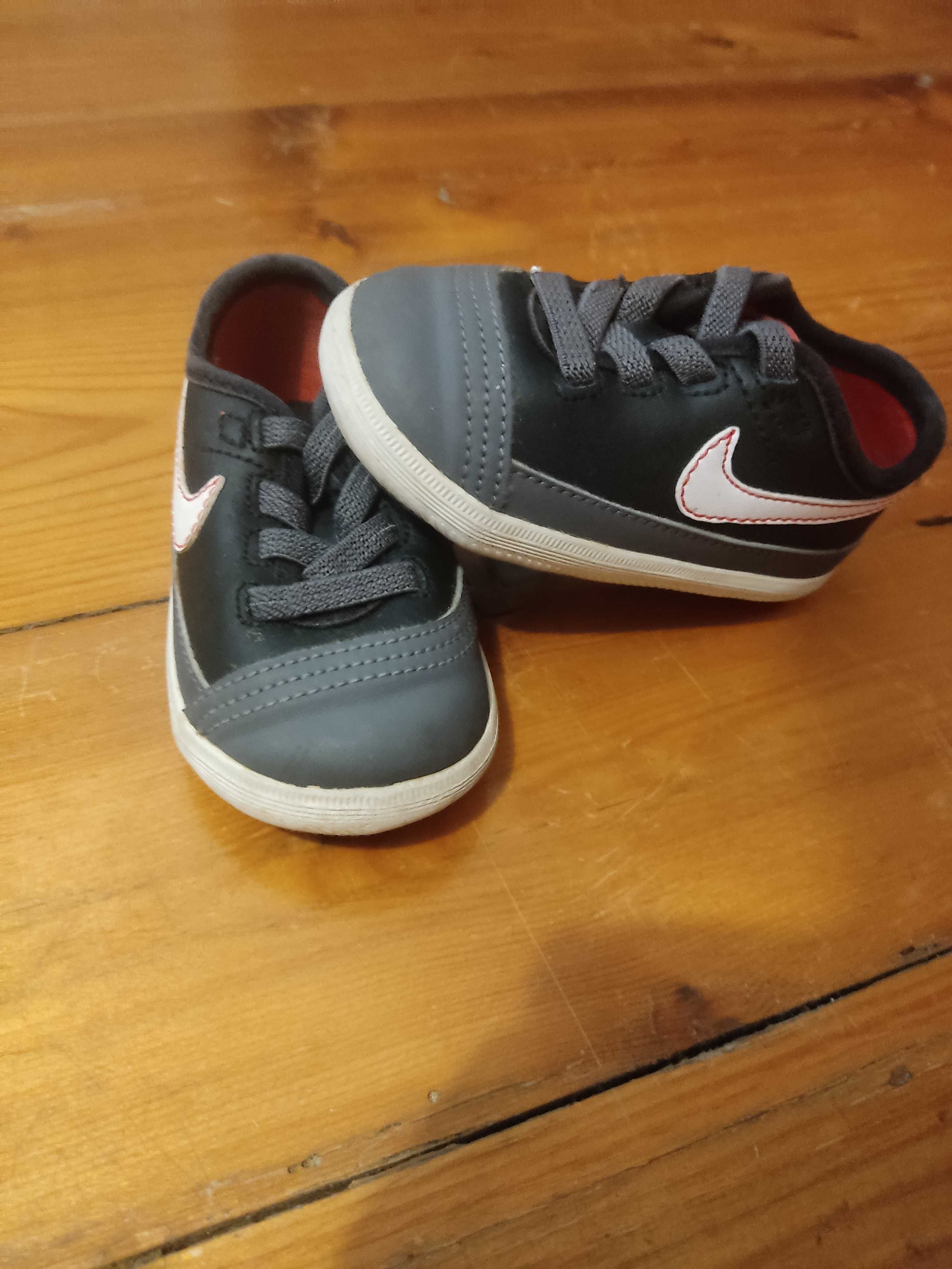 Маратонки   Nike