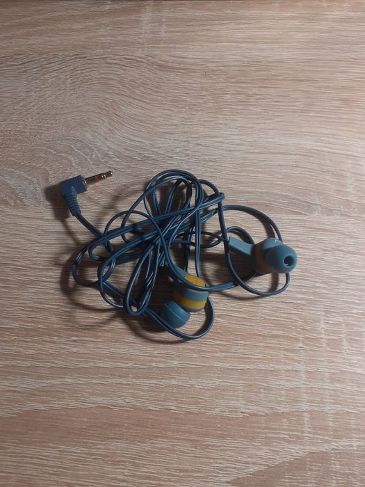 Продается новые наушники