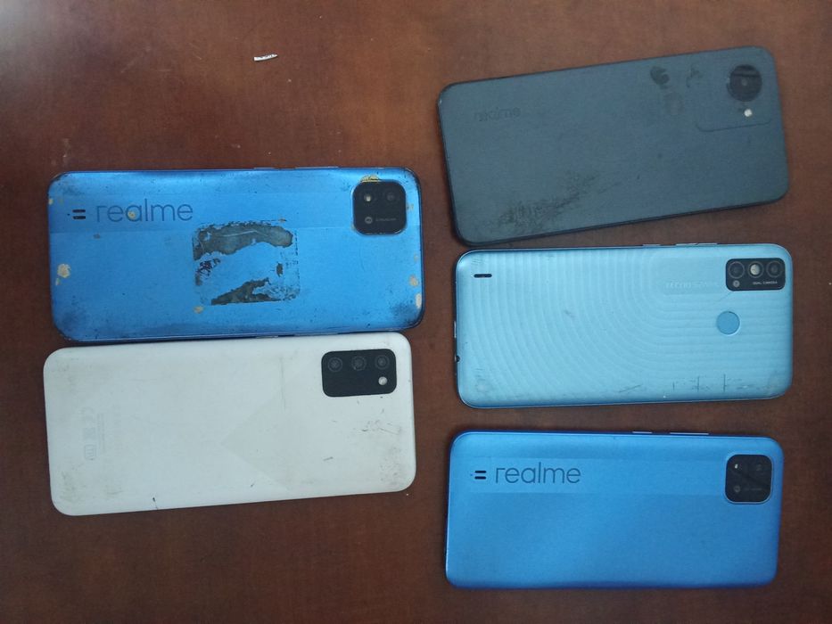 Продам на запчасти телефончики