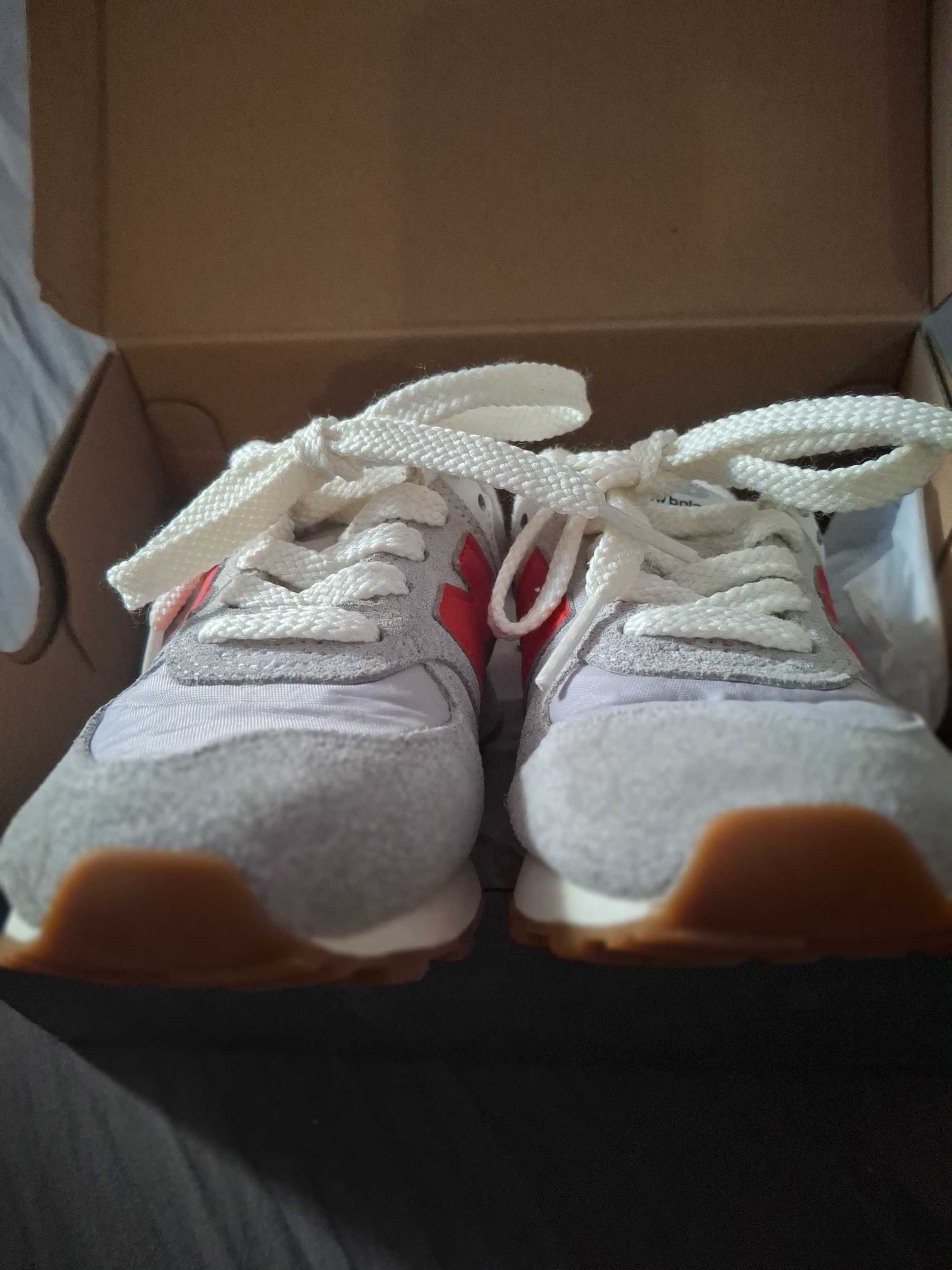 Маратонки new balance