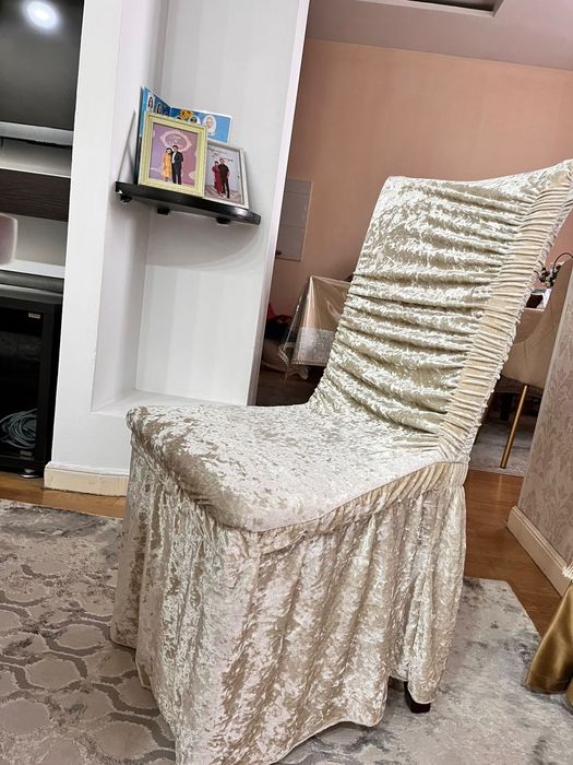 Стол со стульями