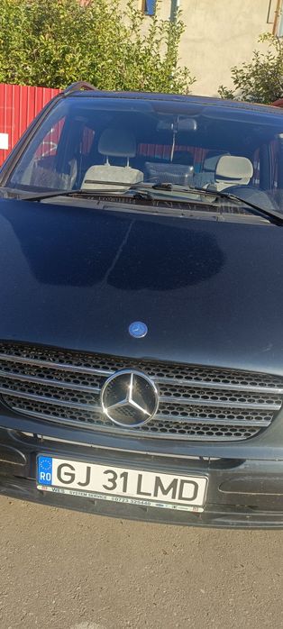 Vând Mercedes Benz Viano