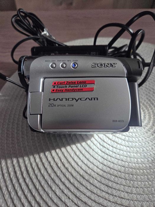 Camera video Sony cu minicasetă