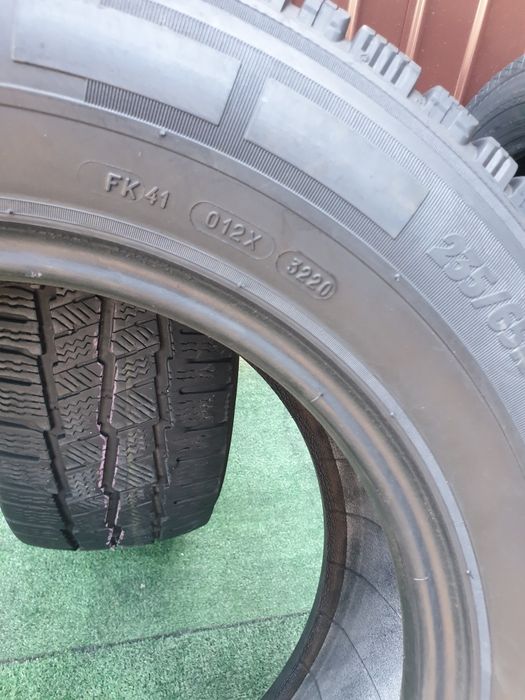 235.65.16c 2xMichelin 2x Continental