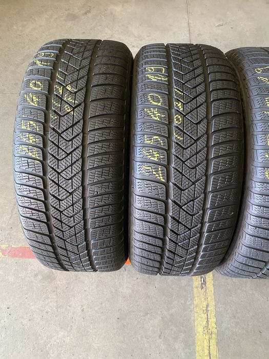 Anvelope iarna 245/40/19 Pirelli Sottozero 3 RFT 245 40 19 R19