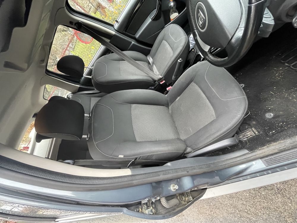 Interior scaune bancheta Dacia Duster