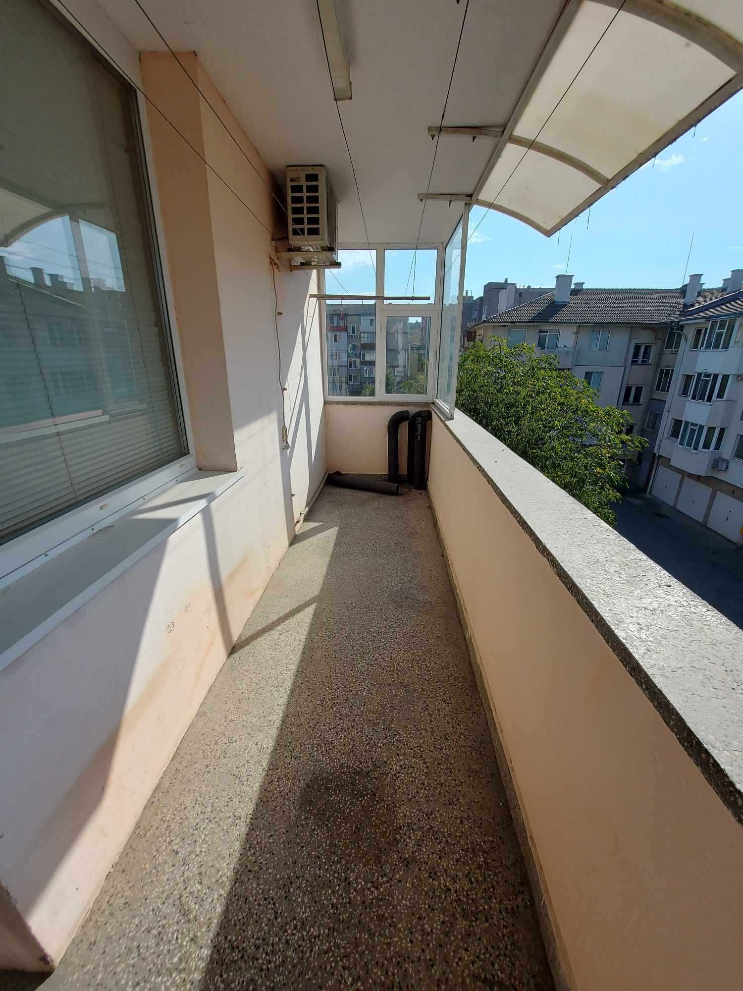 Тристаен апартамент, 89кв.м, кв. Боровец