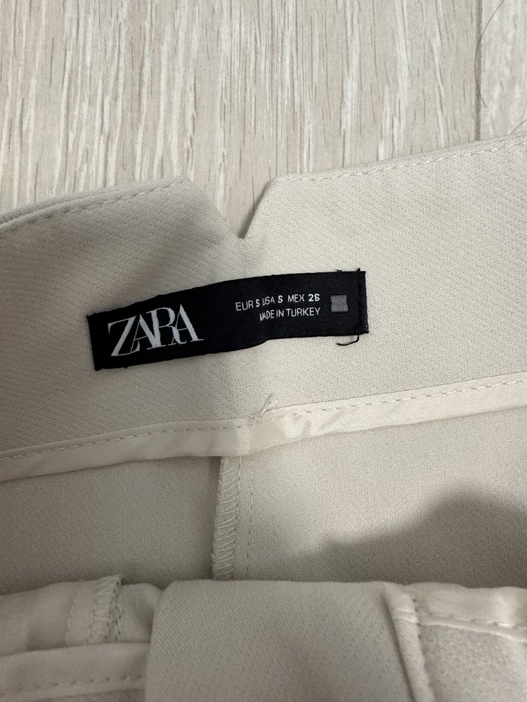 Дънки и панталони Zara нови